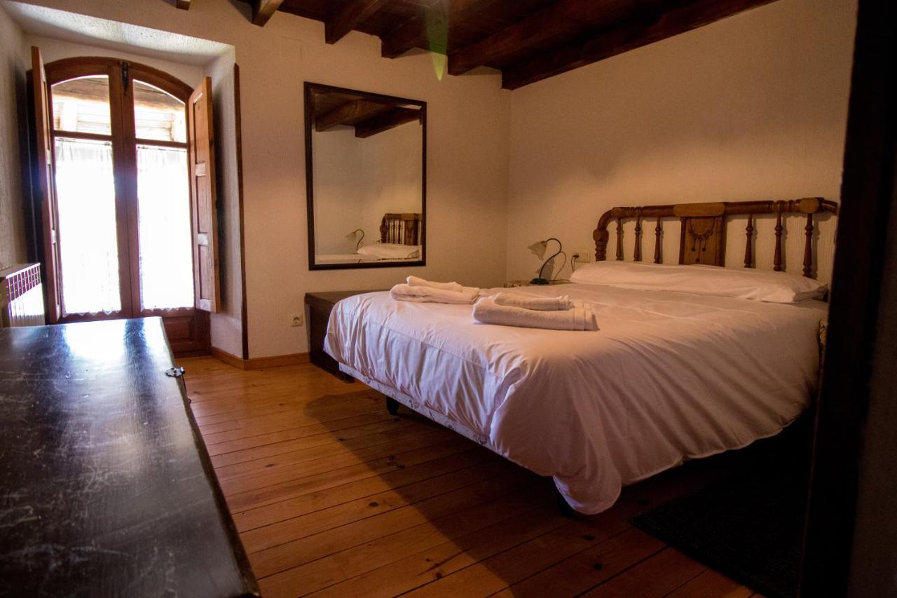 La Casa Del Abuelo Guest House Hoyos del Espino Exterior foto