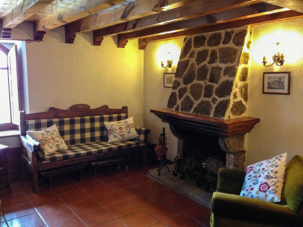 La Casa Del Abuelo Guest House Hoyos del Espino Exterior foto