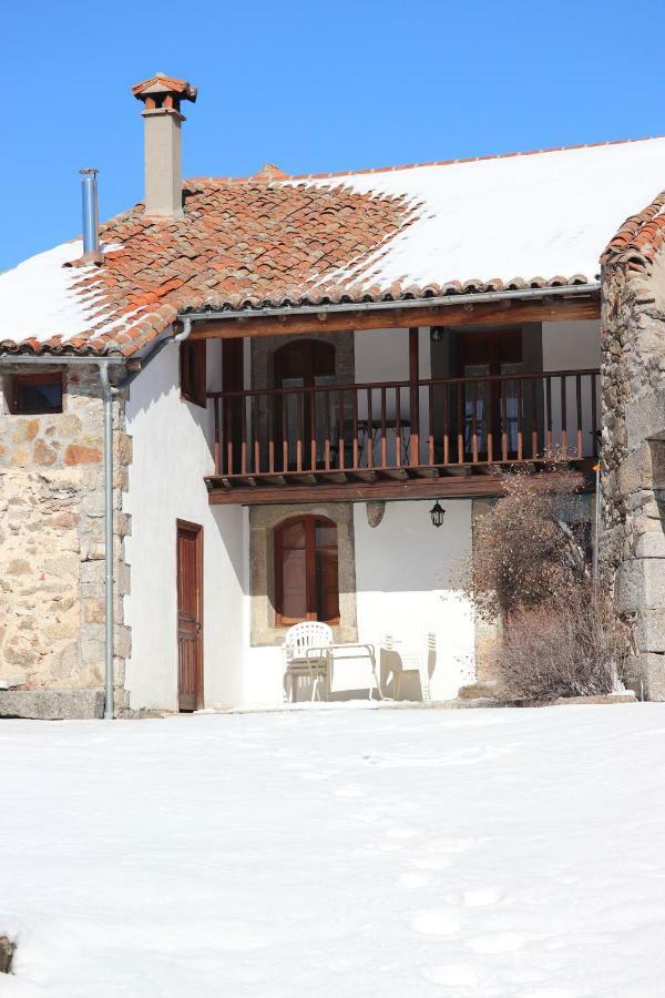 La Casa Del Abuelo Guest House Hoyos del Espino Exterior foto